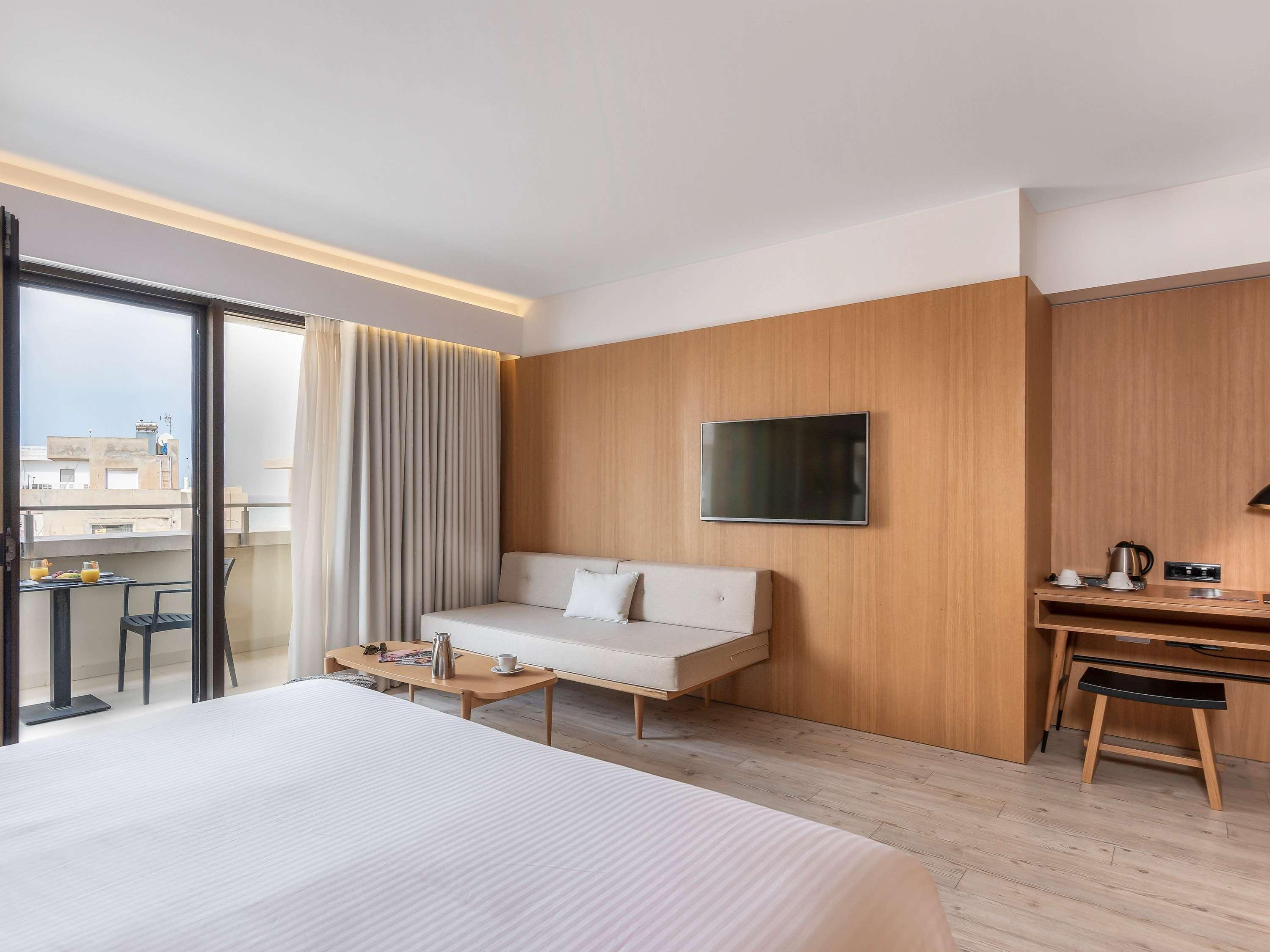 Ibis Styles Heraklion Central Buitenkant foto