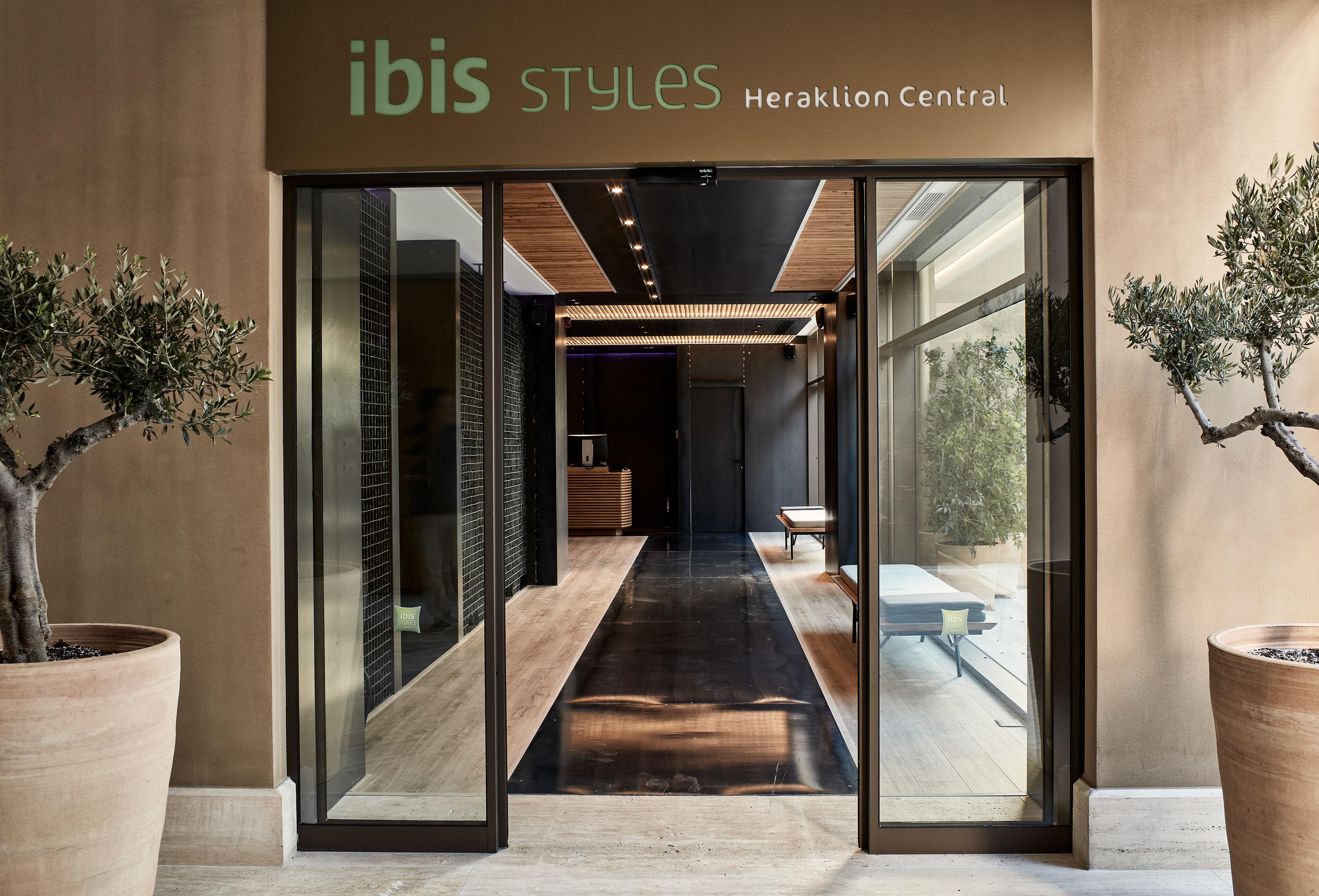 Ibis Styles Heraklion Central Buitenkant foto