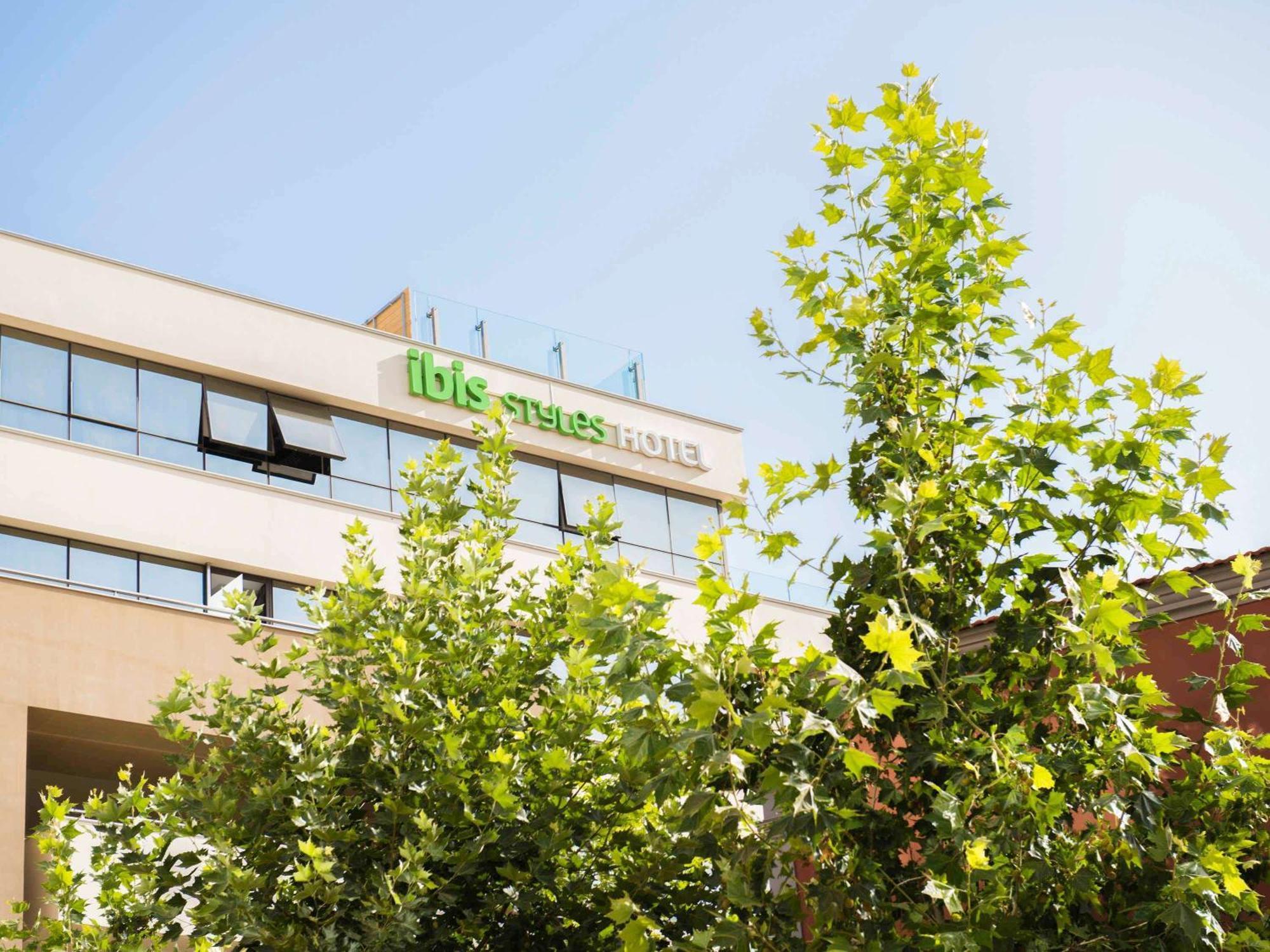 Ibis Styles Heraklion Central Buitenkant foto